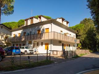 Modern accommodation with a lovely patio - 3