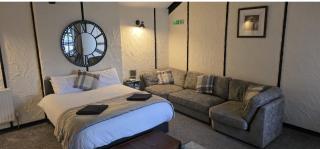 The Coach House at The Bull Inn - 6