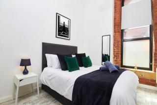 Chic NYC Apartment in Super Central Leeds - 5