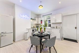 The Bakewell Hideaway - Pets & Hot Tub Included - 4