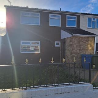 Liverpool Rooms Near City & Stadiums - 2