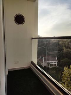 ishi Nairobi Modern Business Apartment - 1