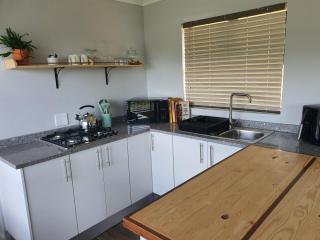 River Road Proteas self-catering cottages - 7