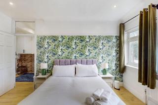 Modern 2 Bed Near Twickenham Stadium - 5 Min to Bus Stop - 8