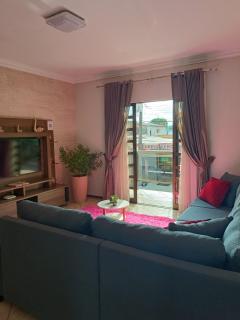 Casa com Piscina - Localização Estratégica - 3