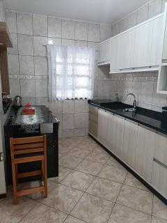 Casa com Piscina - Localização Estratégica - 2