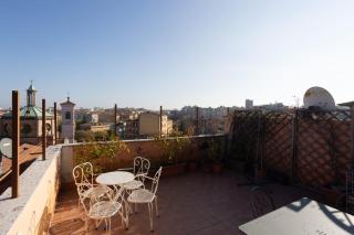 Charming Apartment In The City Center "Terrazza Sui Tetti" Con Parcheggio Gratuito - Bolonia - 0