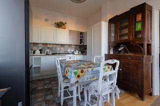 Penthouse Just Steps From The Center - 7