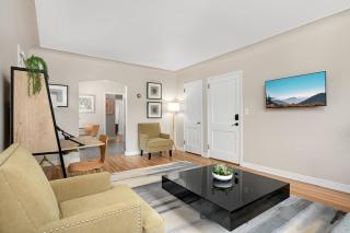 Modern & Pet Friendly in Kenny – Unit 3 - 6