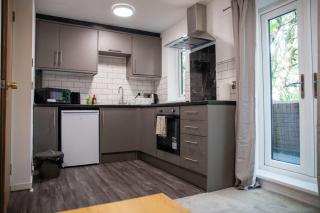 Modern 1-Bedroom Near Leeds Arena w Free Parking - Central Station - 5