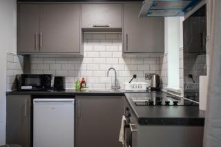 Modern 1-Bedroom Near Leeds Arena w Free Parking - Central Station - 6