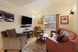 Meet Me on Milwaukee 30 Day Minimum home - 9