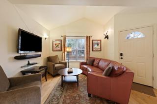 Meet Me on Milwaukee 30 Day Minimum home - 8