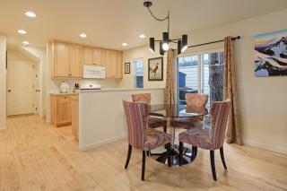 Meet Me on Milwaukee 30 Day Minimum home - 3