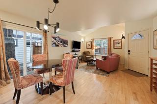 Meet Me on Milwaukee 30 Day Minimum home - 2