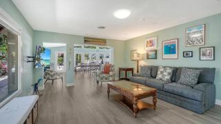 Relax & Recharge - Private Pool Oasis Near Beach & St. Armands Circle - 2