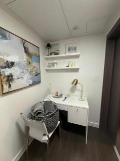 Bright & Cozy 4BR Vancouver Basement Suite - 7