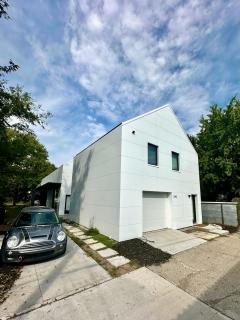 Cozy King Suite w/Coffee Bar + Walkable to Mass St - 6