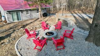 Cabin w River Access Fire Pit Grill WiFi & More - 7
