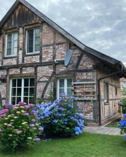 Fachwerkhaus am See mit Fass-Sauna im Münsterland - 2