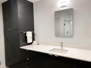 Studio Loft with Grand Piano & King Bed Downtown - 1