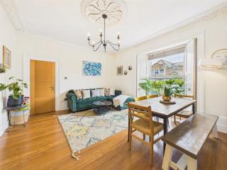 Beautiful Georgian Apartment | Near Falmouth Town Centre | Walk to Shops + Pubs & Restaurants - 5