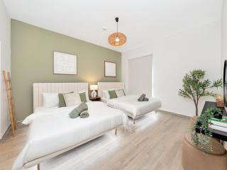 Yas Island Walk to F1 Balcony and Ferrari World - 1