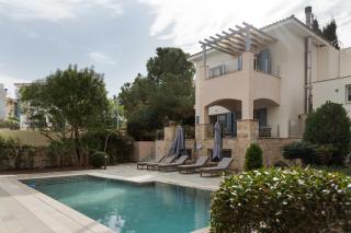 Avyra Residences Amorosa Beach Villa - 9