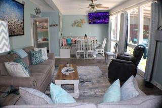 Heated Pool, Pets Friendly Beach Bungalow - 7
