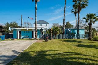 Heated Pool, Pets Friendly Beach Bungalow - 2