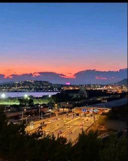 Laura' s, comfy apt in Piraeus centre! - 4