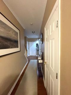 Large 4-Bedroom Entire Home with Two Living Rooms - 8