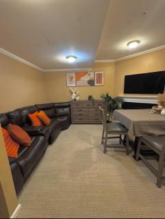 Large 4-Bedroom Entire Home with Two Living Rooms - 2