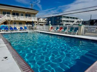 Ashore Beach Retreat-1BR 1BA with pool, parking, 1 & half block to Beach & Boardwalk, Morey's Pier - 6