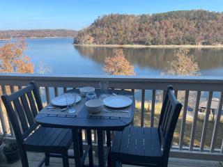 Clearwater Shores-Lakefront Stunning Views-Smith Lake, AL-5 Bedrooms - 6