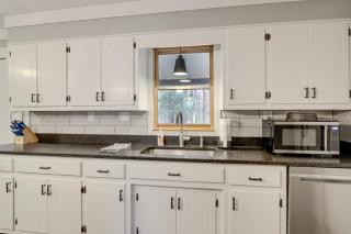 2 Mi to Lake Blue Ridge Yellowbird Cottage - 1