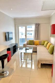 2 Bedroomed Beachfront Apartment - 8