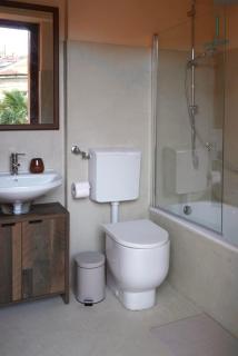 Cozy Central Aparment With Free Private Parking - 9