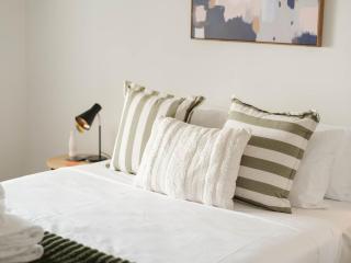 Calm, Stylish Central Living Walk to High St The Paloma Suite by Homello - 8