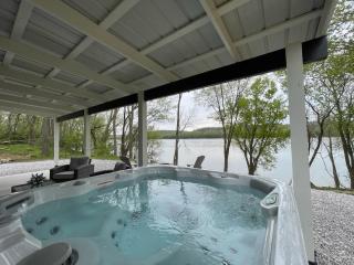 Stargazers' Retreat A Tiny Home on the Riverside - 0