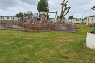 Caravan - Sleeps 8 - Pet Friendly - Parking - 2