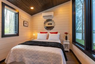 Black Tie Affair - Eloquent Riverfront Experience - 7