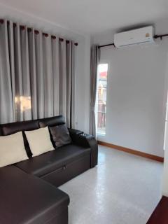 Huan Janto Homestay - Dusit - 1