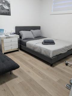 Brand New Private Suite with Parking, Steps to TTC, 15 Minutes to Downtown - Toronto - 4