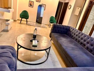 Luxury 2 BHK suite,DHA near airport - 5