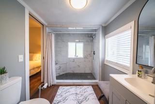 Country Oasis Spacious 3BR w/ Modern Comfort - 7