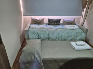 BLANCA ROSA sobre la calle principal - 9