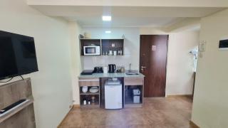 BLANCA ROSA sobre la calle principal - 3