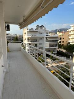 Glyfada Top-Floor 2BR, Sea and City Views - Athene - 3