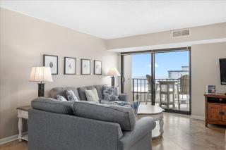 2 Bedroom Ocean Front Condo With Outdoor Pool! - 9